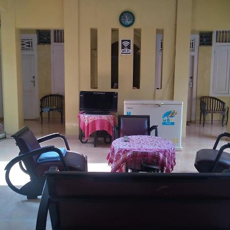 Hotel Pekalongan Syariah Mitra Reddoorz Exterior photo