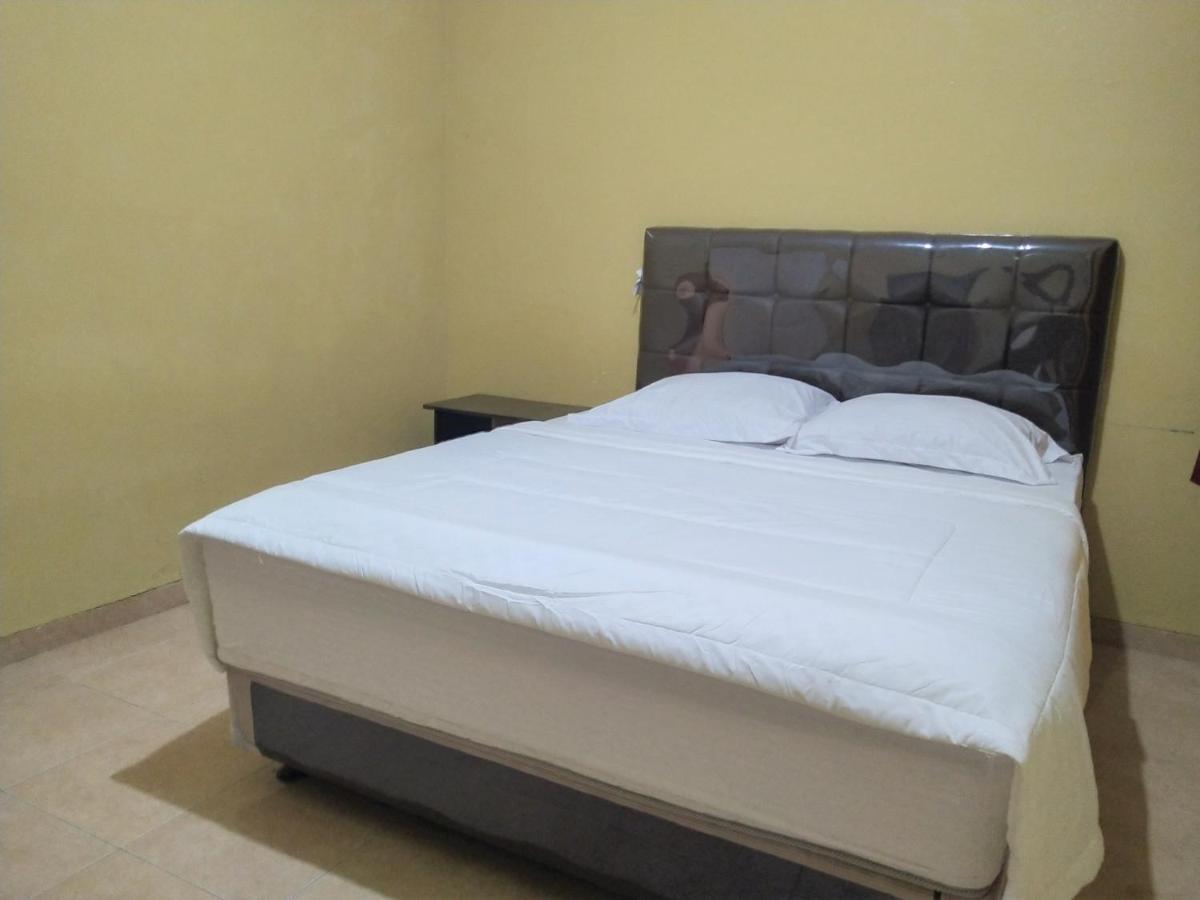 Hotel Pekalongan Syariah Mitra Reddoorz Exterior photo