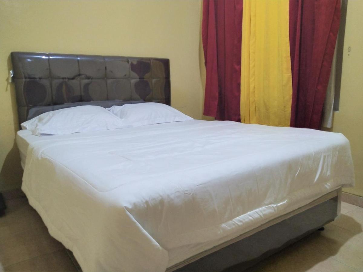 Hotel Pekalongan Syariah Mitra Reddoorz Exterior photo