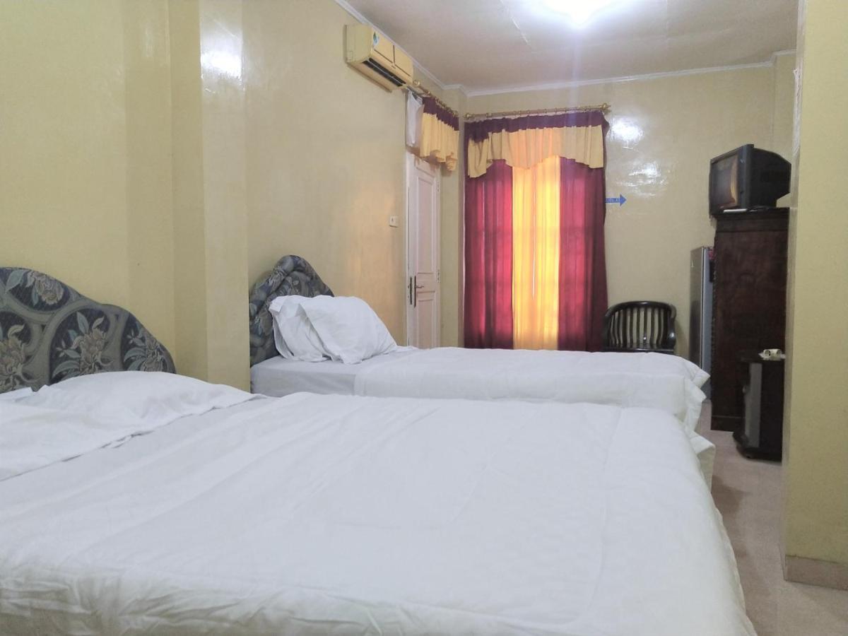 Hotel Pekalongan Syariah Mitra Reddoorz Exterior photo